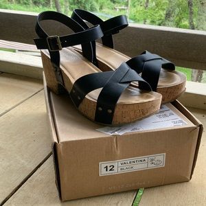 New with Box Journee Valentina Black Platform Sandals Size 12